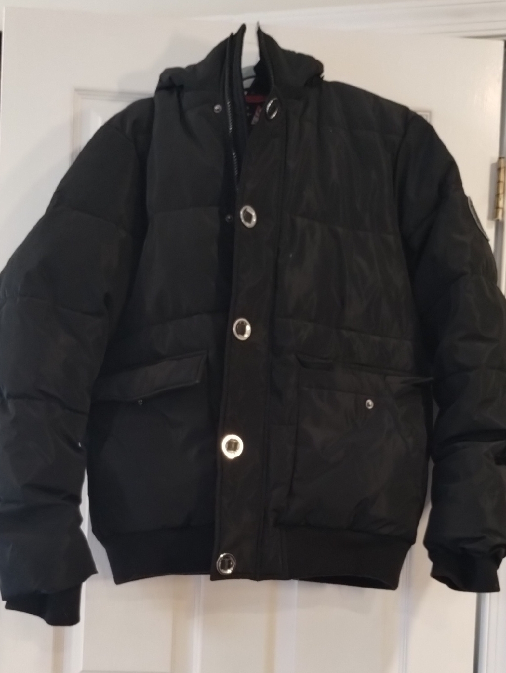 Men's Black Quilted Hooded Puffer Jacket.  (83)